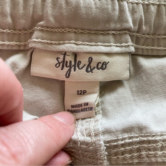 5/$15 Style & Co Light Tan Shorts 12 Petite - Picture 3 of 8